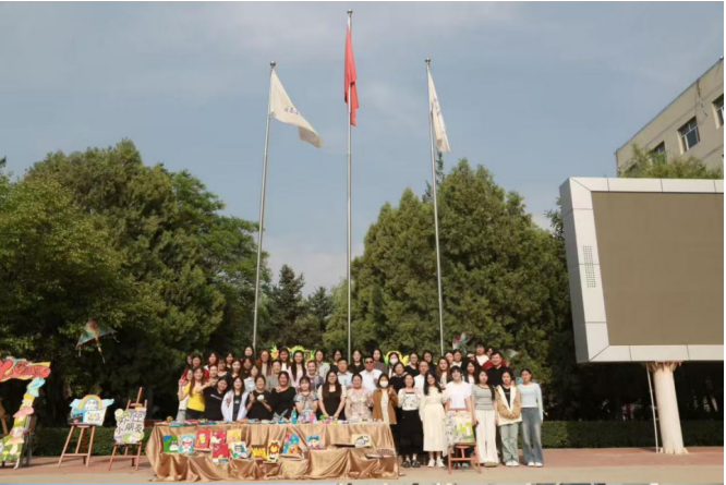 以美育心 向美而行 ——教育系2023級(jí)學(xué)前教育專業(yè)手工作品展在校園中心連廊精彩呈現(xiàn)